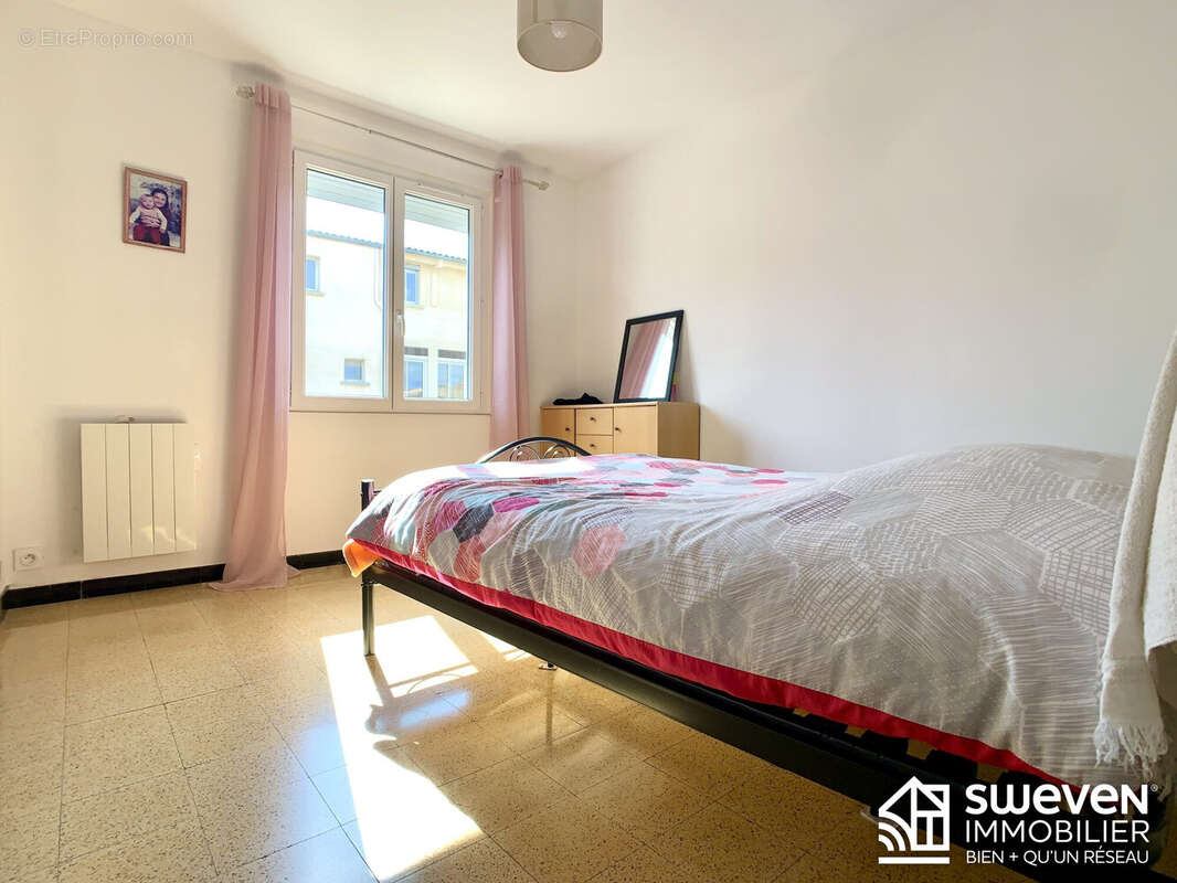 Maison à SAINT-LAURENT-DE-LA-SALANQUE