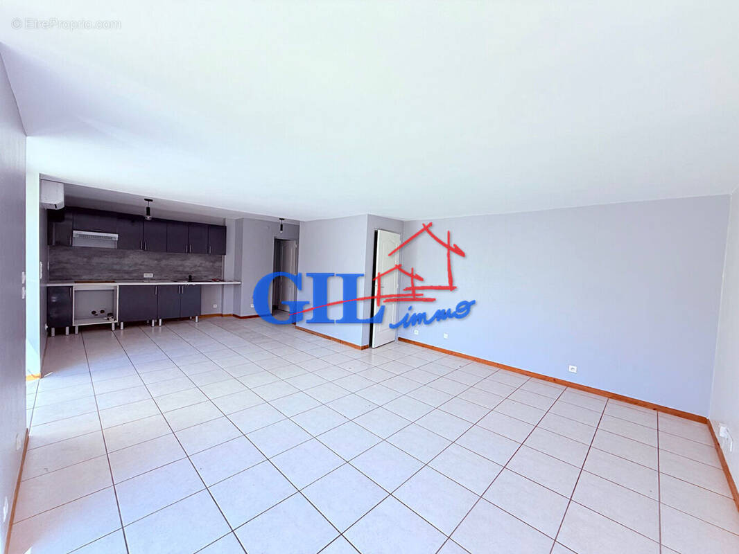 Maison à SAVIGNY-LE-TEMPLE