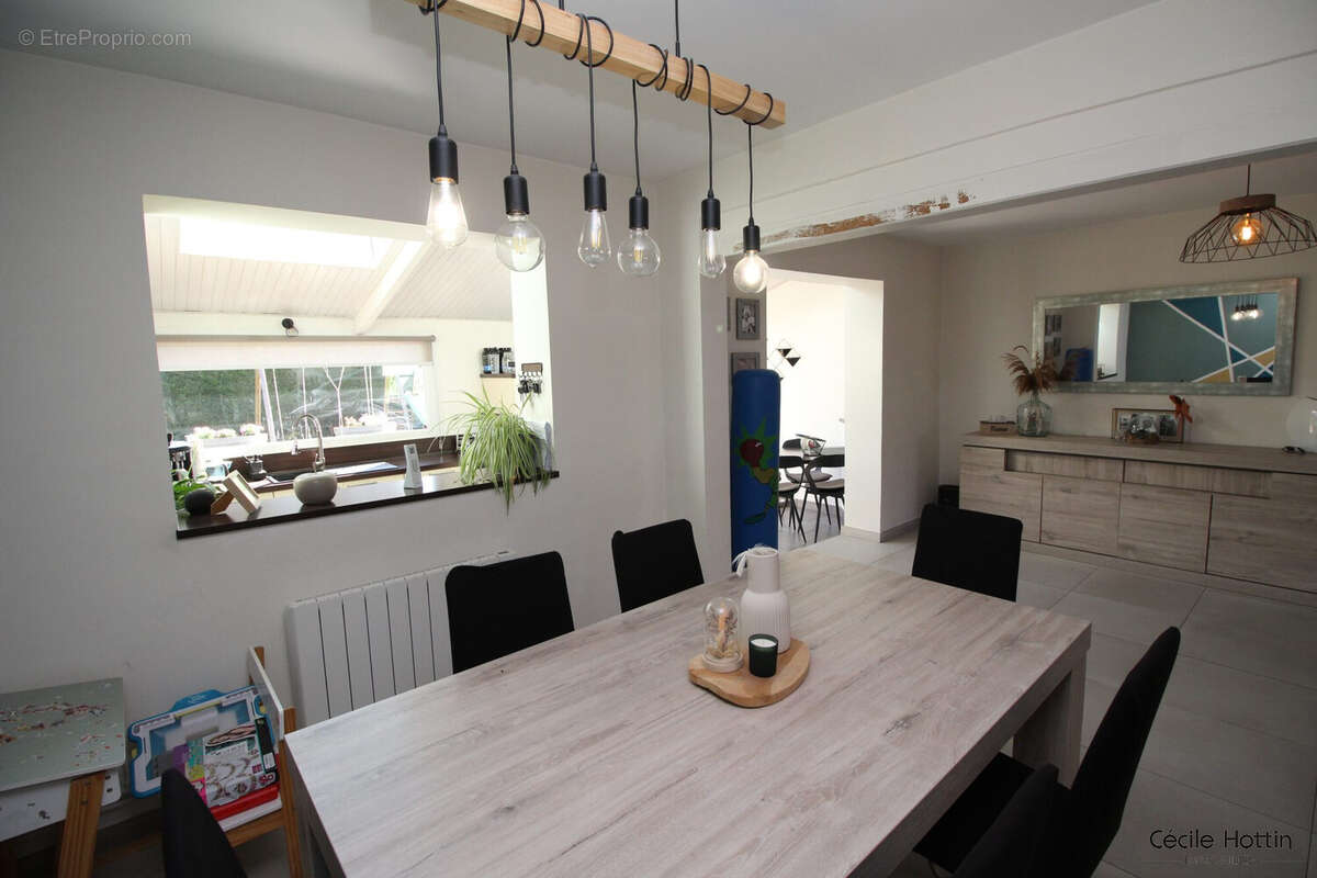 Maison à GONDECOURT