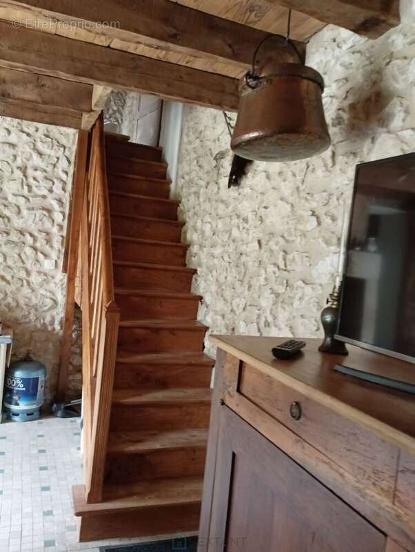 Corps de ferme a restaurer sur 9000 m2 de terrain - photo 18