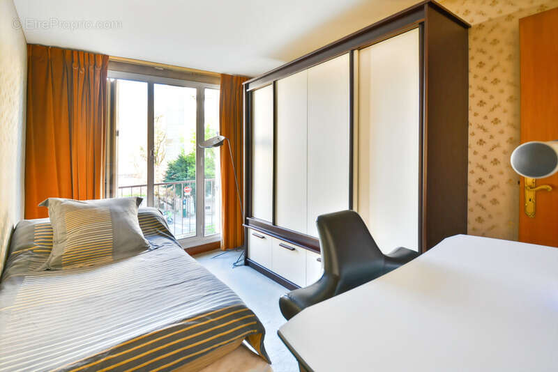 Appartement à PARIS-20E