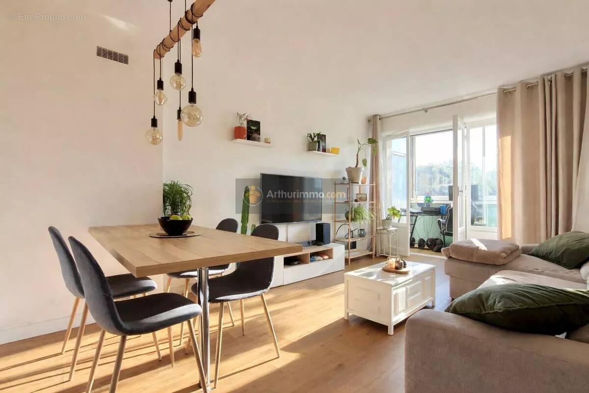 Appartement à FREJUS