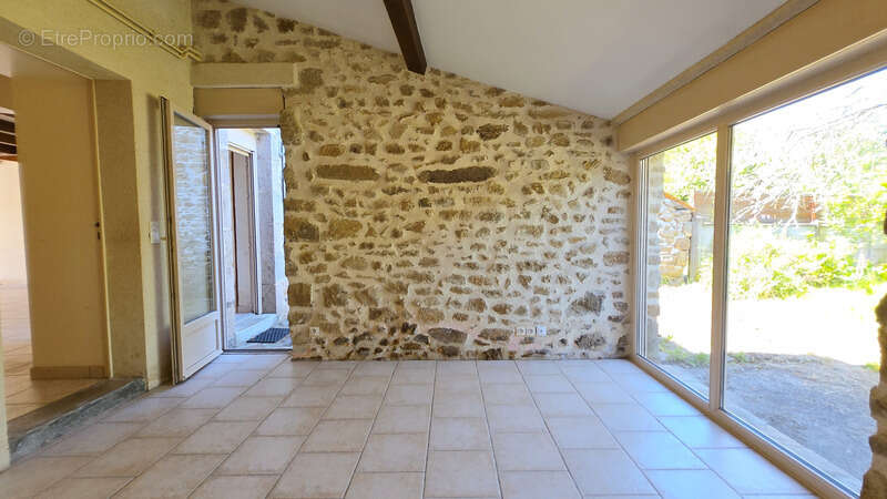 Maison en pierre 6p avec granges et jardins - calme et campagne - photo 2