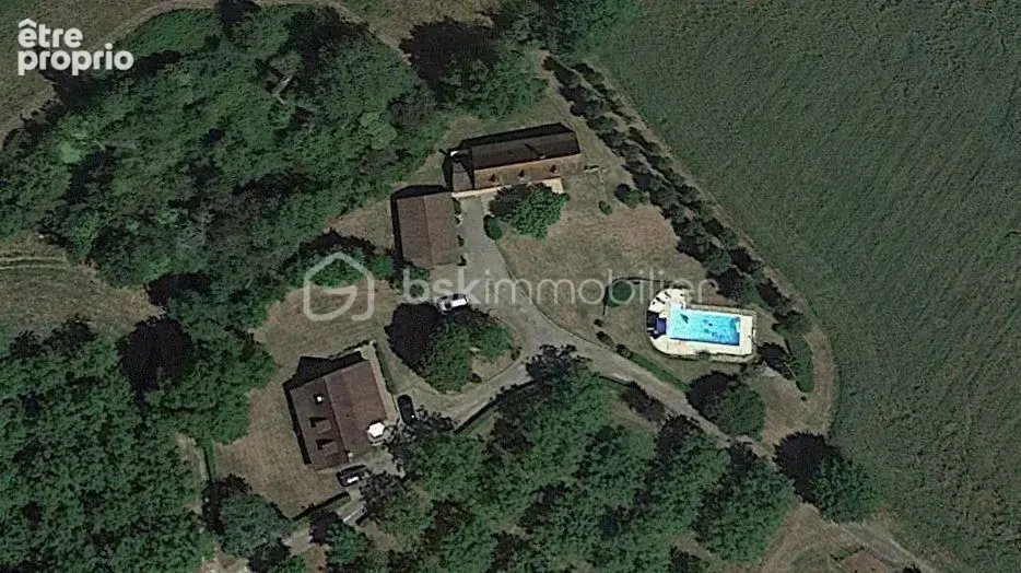 Propriété sans voisin proche de 2 belles maisons de style Périgourdin avec piscine - photo 2