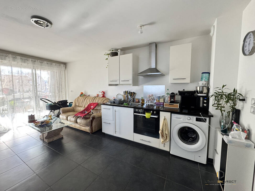 Appartement à MARSEILLE-8E