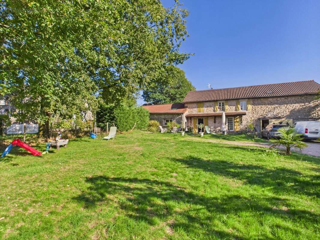 Maison à ABJAT-SUR-BANDIAT