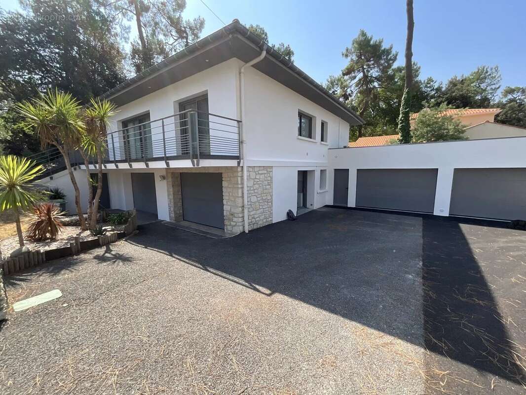 Villa contemporaine de 230 m² - photo 14