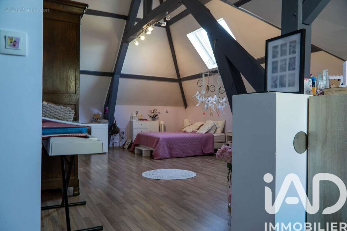Maison 185 m² à Morgny  - photo 9