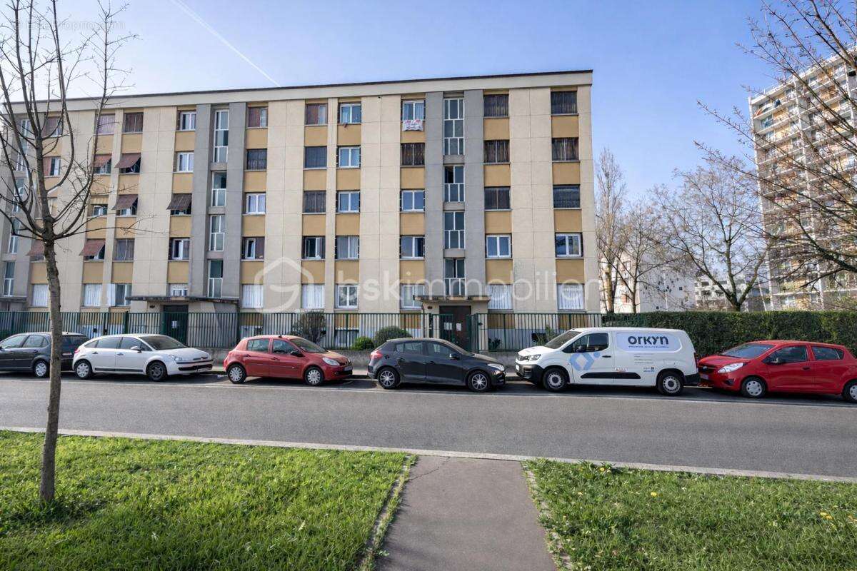 Appartement à LA COURNEUVE
