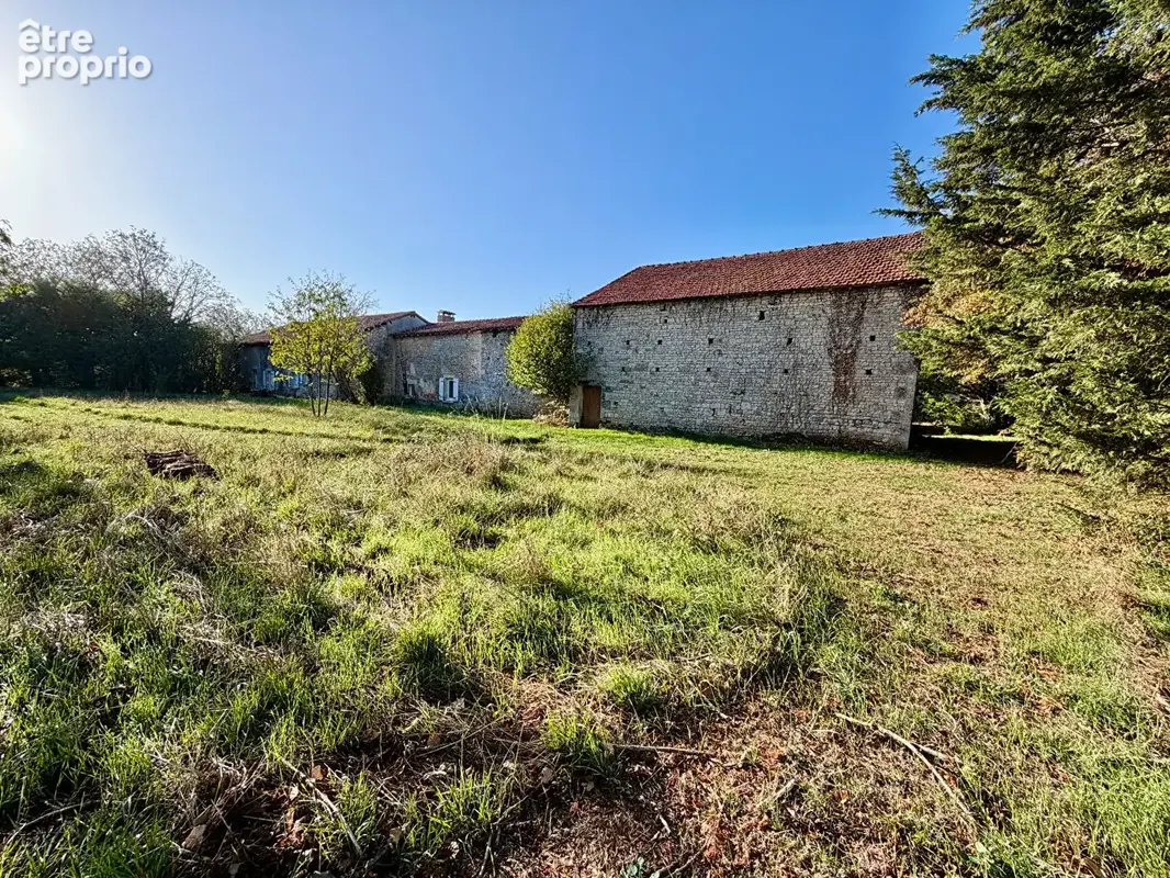 Magnifique maison de 4 chambres avec deux granges et un grand garage - photo 12