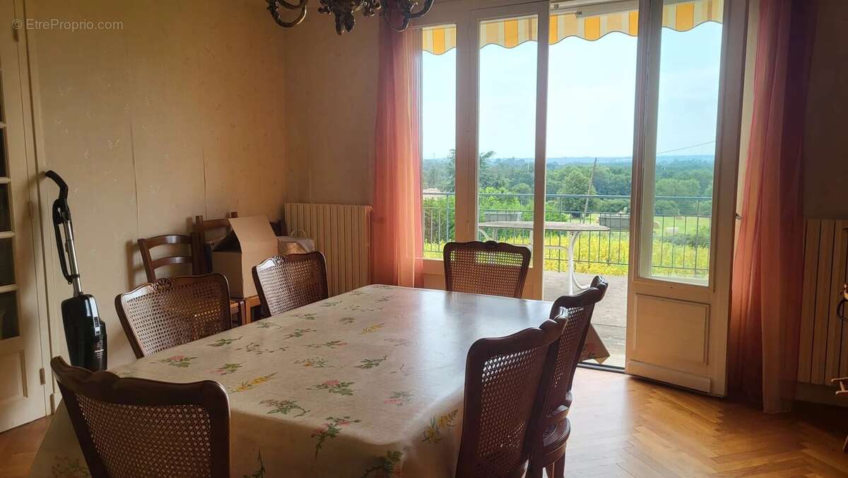 Maison à LA CHAPELLE-DE-GUINCHAY