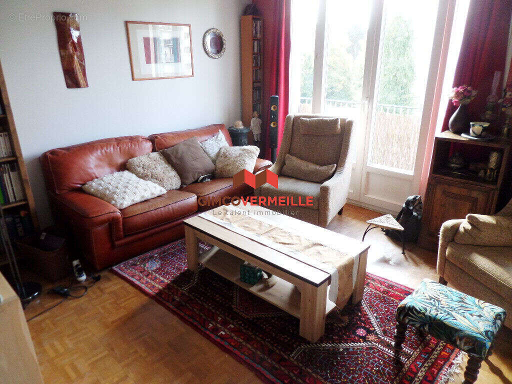 Appartement à LA CELLE-SAINT-CLOUD