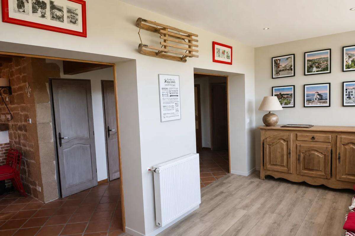 Maison familiale 8 pièces de 200 m² avec terrasse et jardin - photo 5