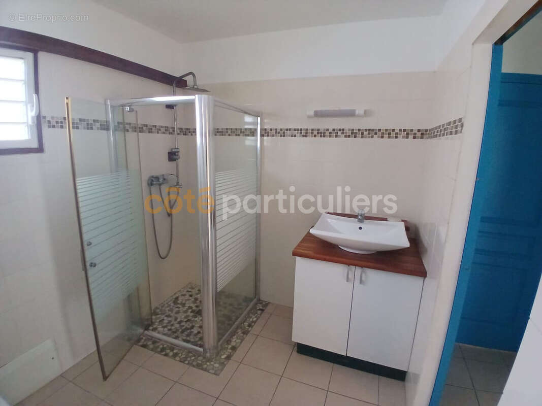 Maison T3+ A vendre sur LES ABYMES - photo 7