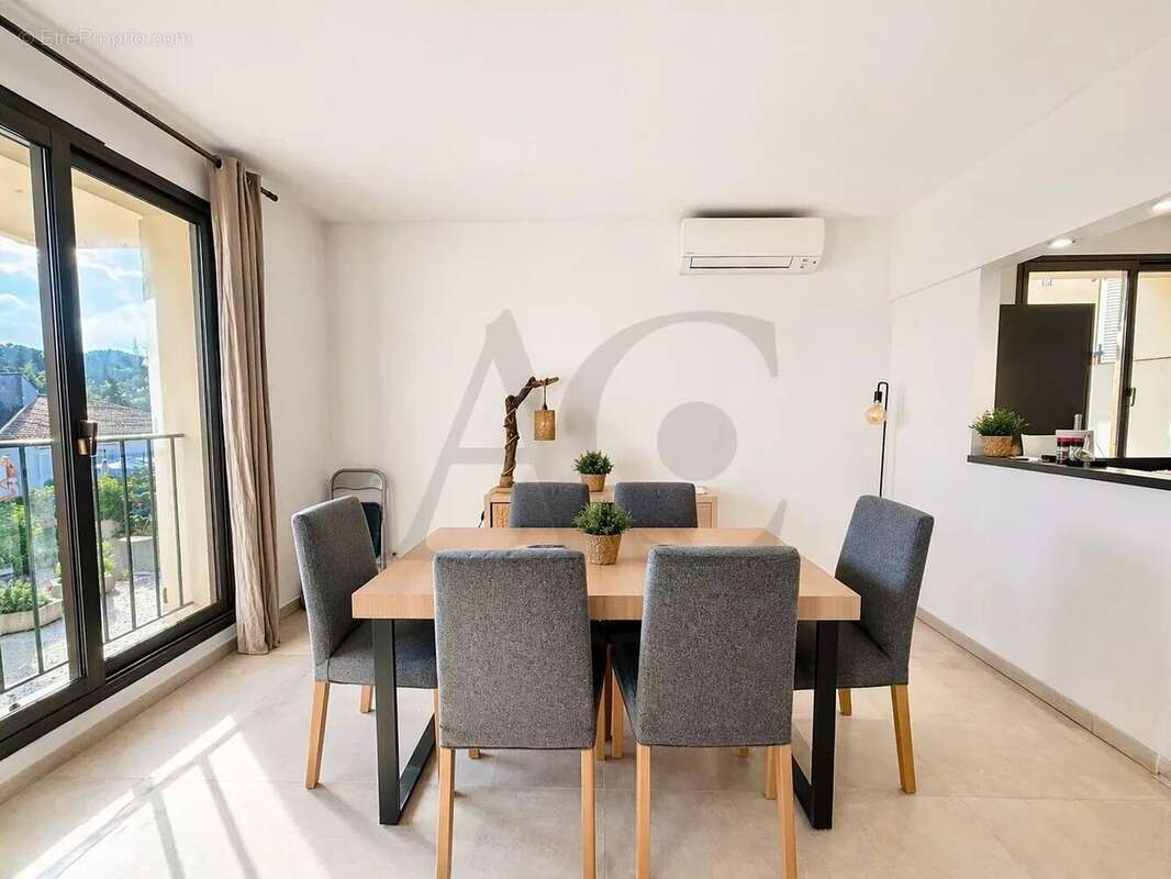 Appartement à VILLENEUVE-LOUBET