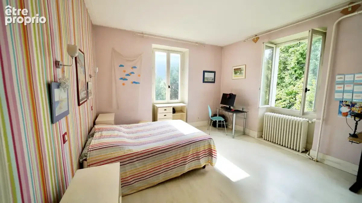 ANNECY - Demeure du 19ème nichée dans un parc de 2 400 M2 - photo 13