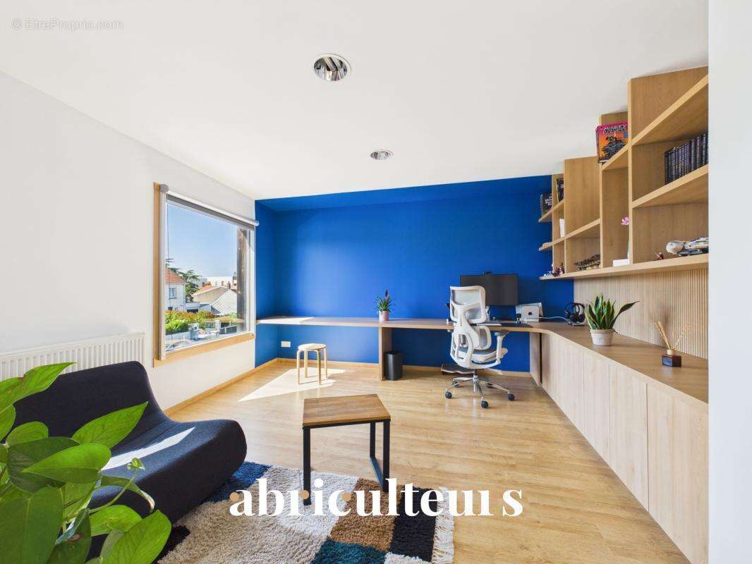 Maison familiale d'architecte de 219M2 en vente à Rezé, rue de l’Aérodrome (44400) - photo 12
