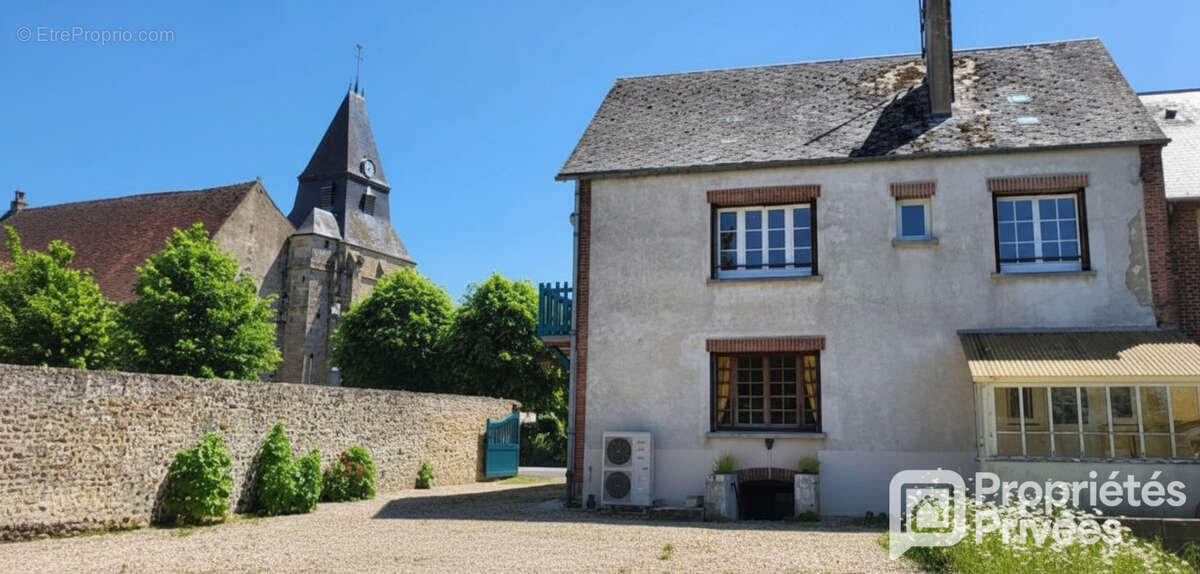 Maison de village et annexes - photo 17