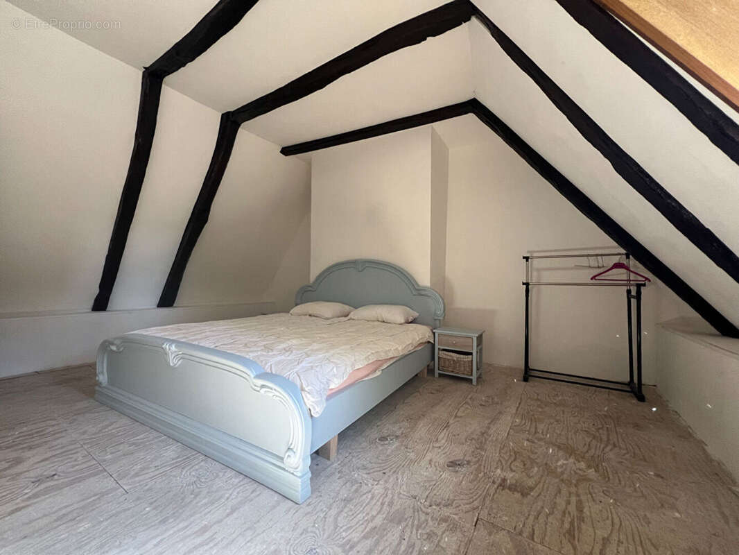 Maison à SAINT-SANTIN-CANTALES