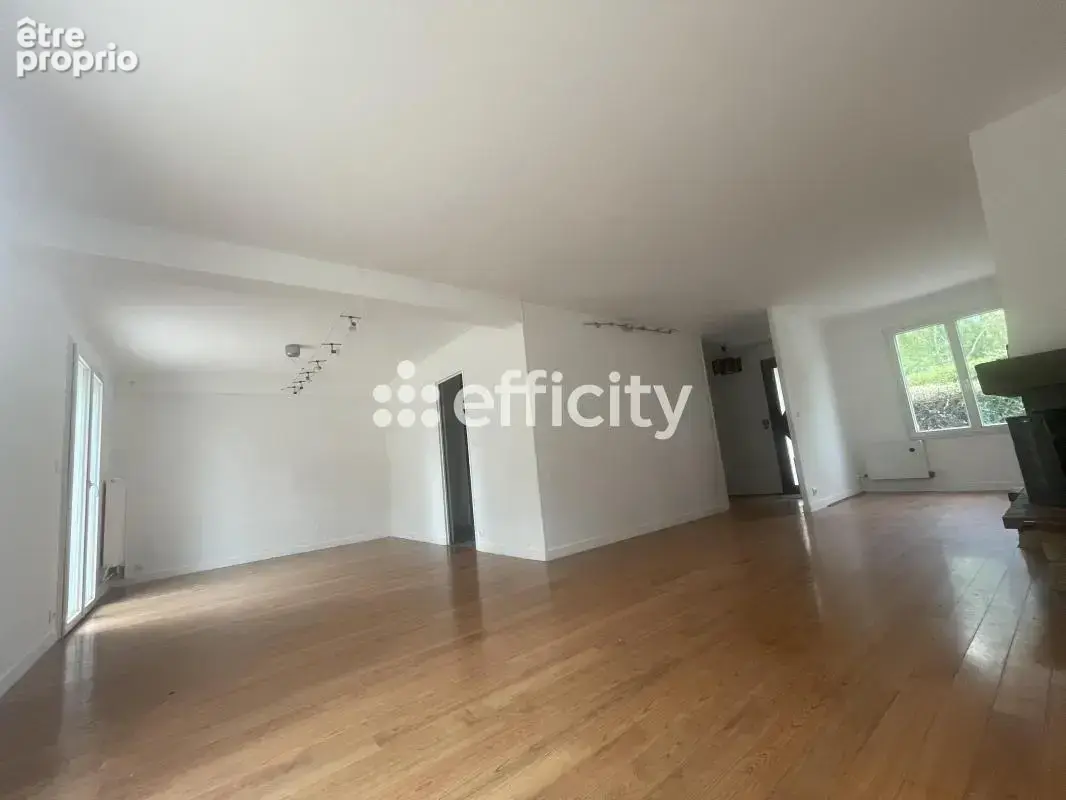 Maison 7 pièces 168 m² à vendre à Savigny-Le-Temple (77176) - photo 17