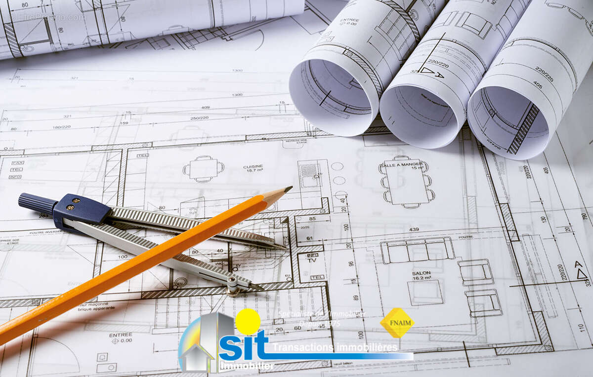 Terrain à CLONAS-SUR-VAREZE