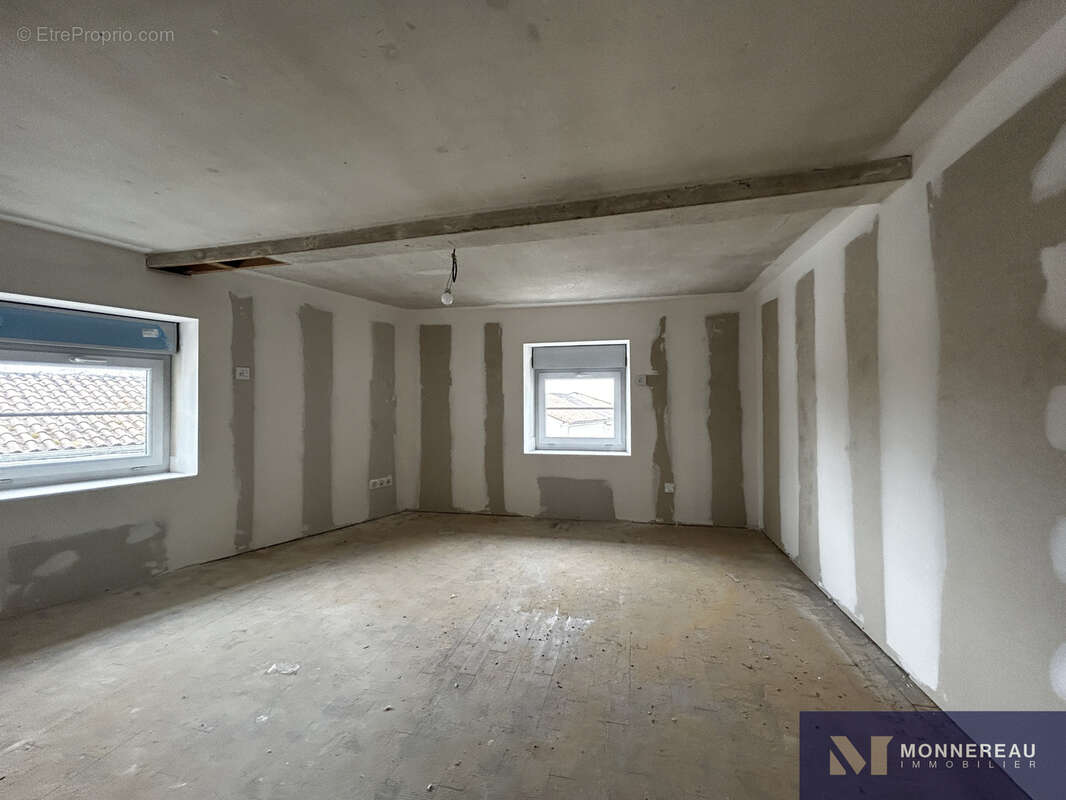 Maison à BAIGNES-SAINTE-RADEGONDE