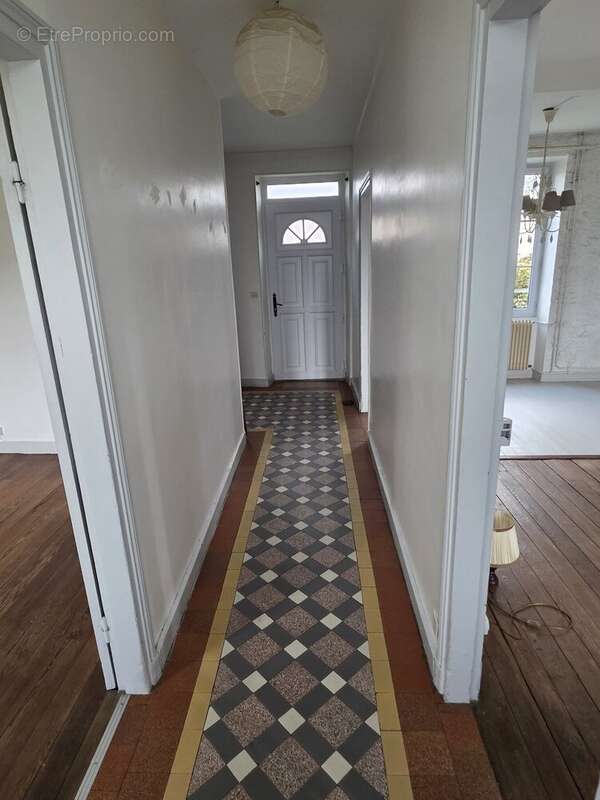 Maison à ANGERVILLIERS