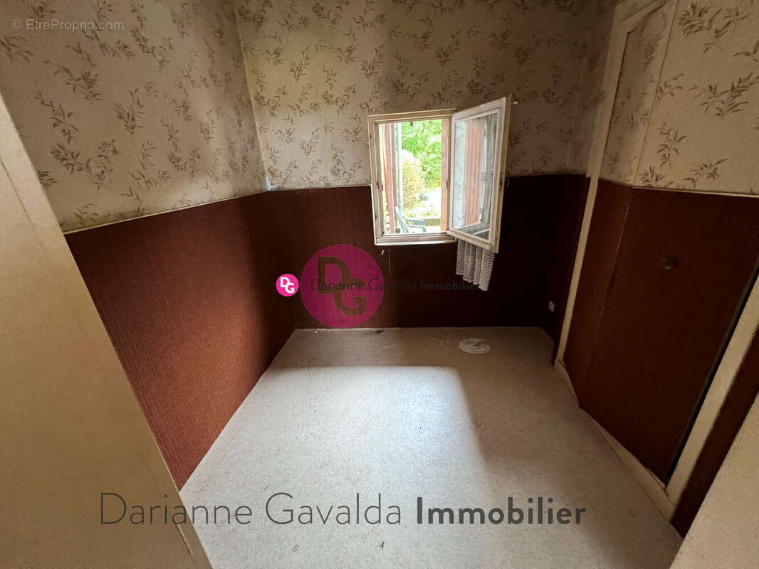 Maison à DECAZEVILLE
