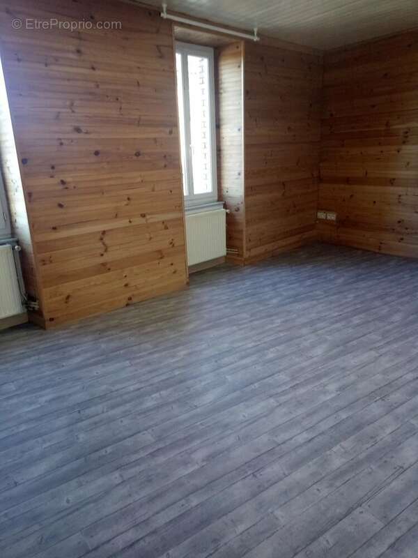 Appartement à MONTREDON-LABESSONNIE