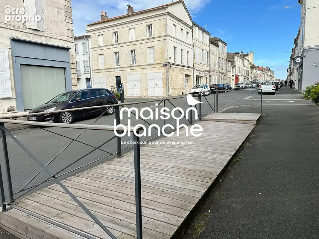 Commerce 115 m² à vendre à Rochefort (17300) - photo 2