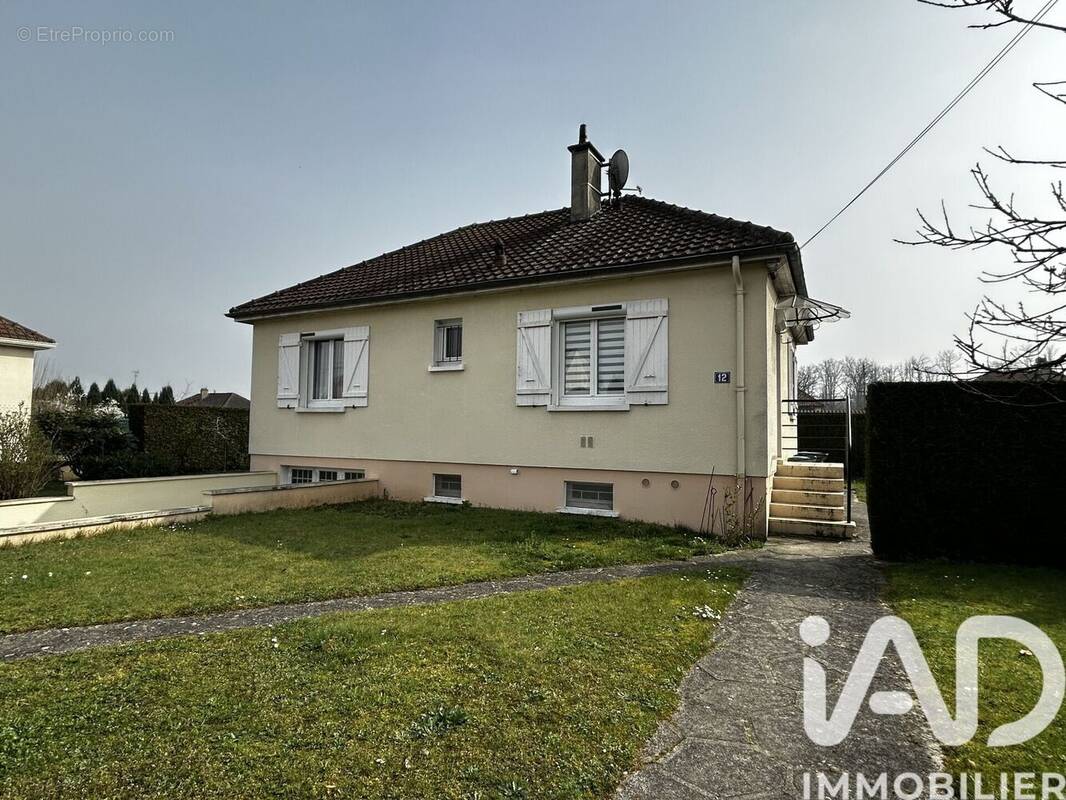 Photo 1 - Maison à LE PLESSIS-BRION