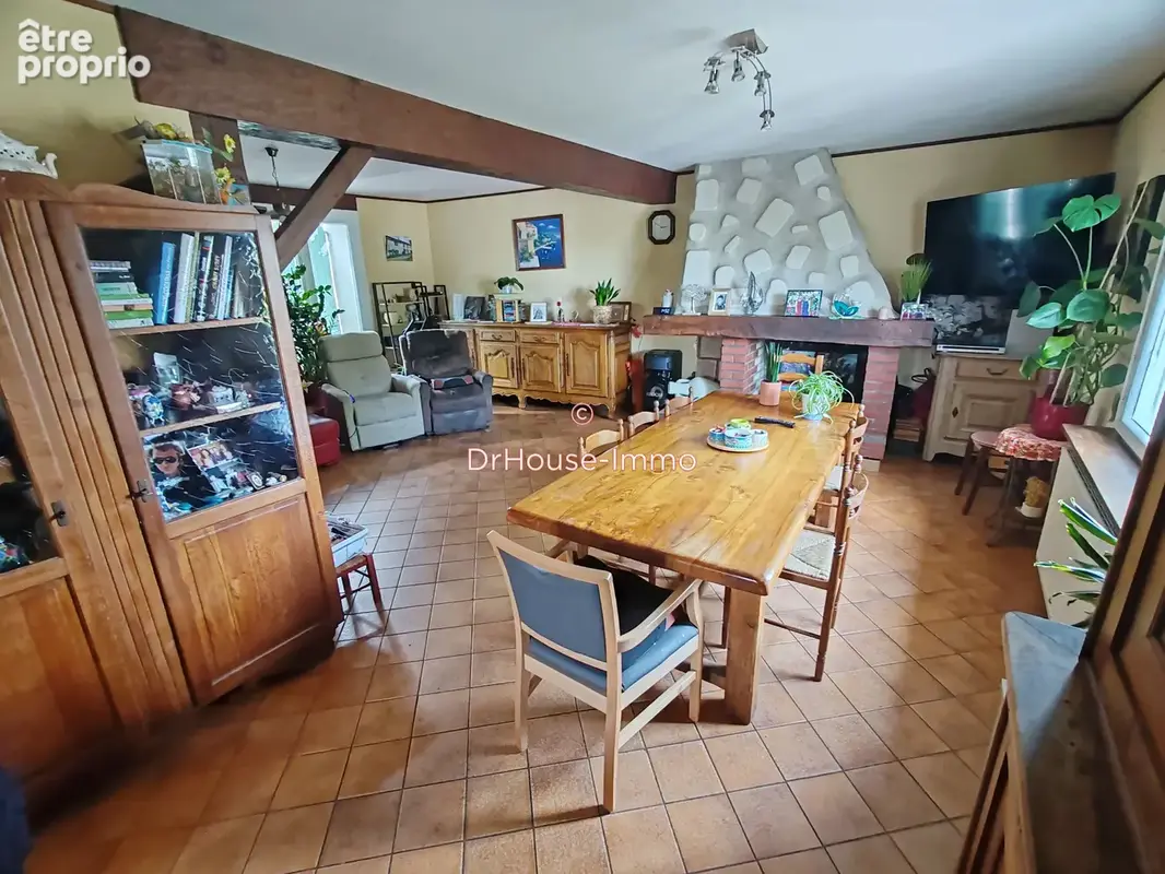 Maison 7 pièces 205 m² à vendre à Antogny-Le-Tillac (37800) - photo 12