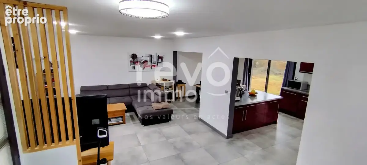Grande maison familiale avec dépendance sur terrain arboré de 5000 m² - photo 4