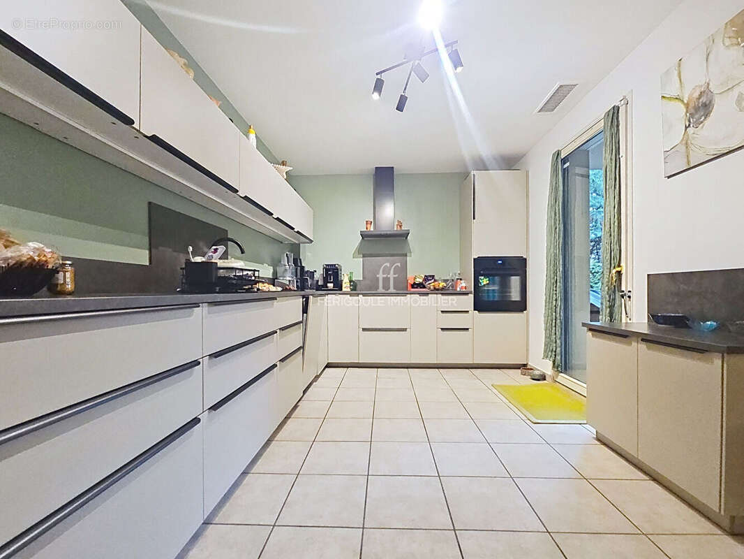Appartement à VILLENEUVE-LES-AVIGNON