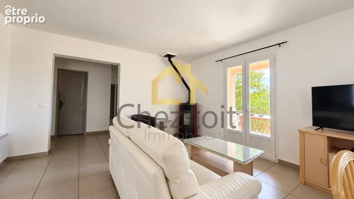 Maison de plain-pied 95 m² sur 1 300 m² de terrain - photo 4