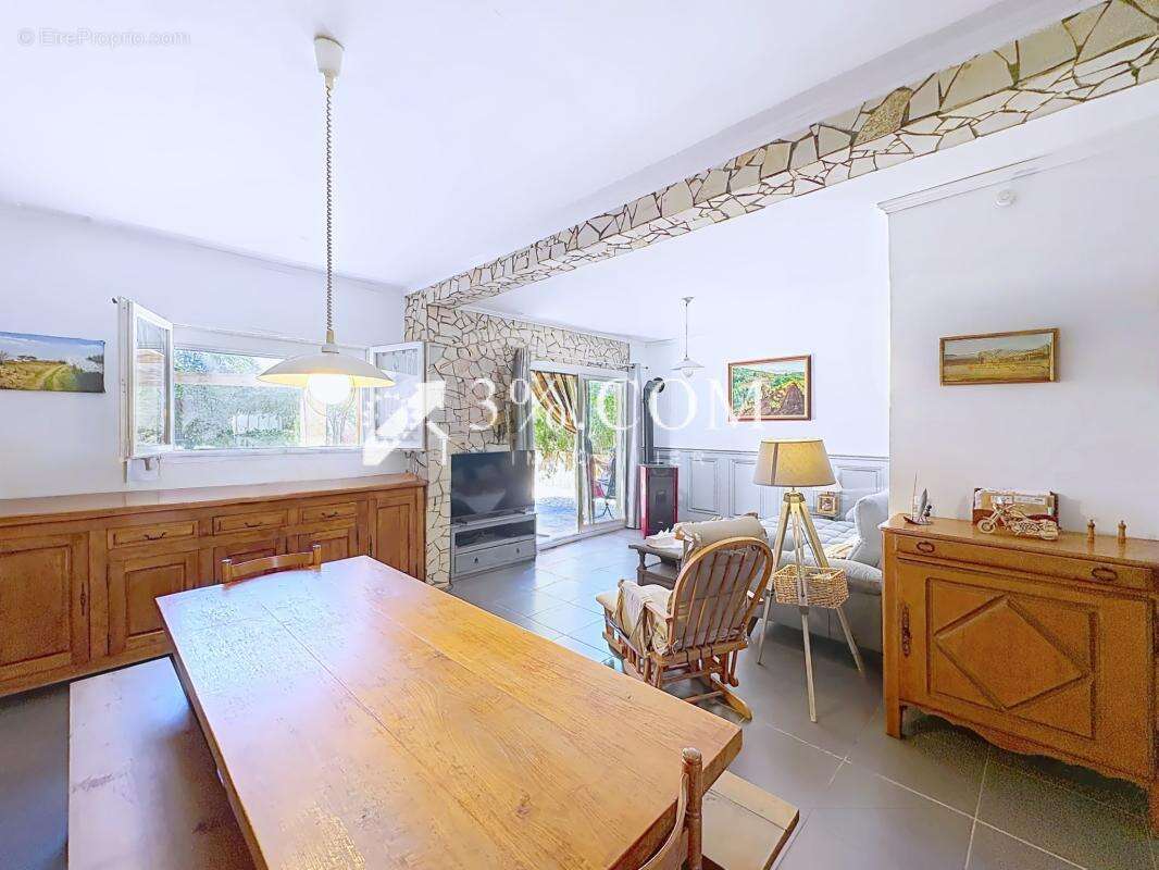 Charmante Maison de 178 m2 dans propriété avec terrain, Port - photo 3