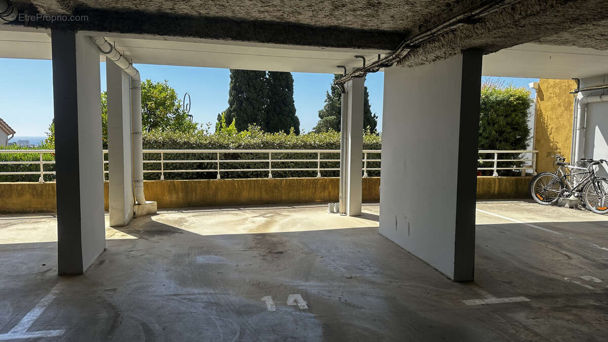 Appartement à BORMES-LES-MIMOSAS