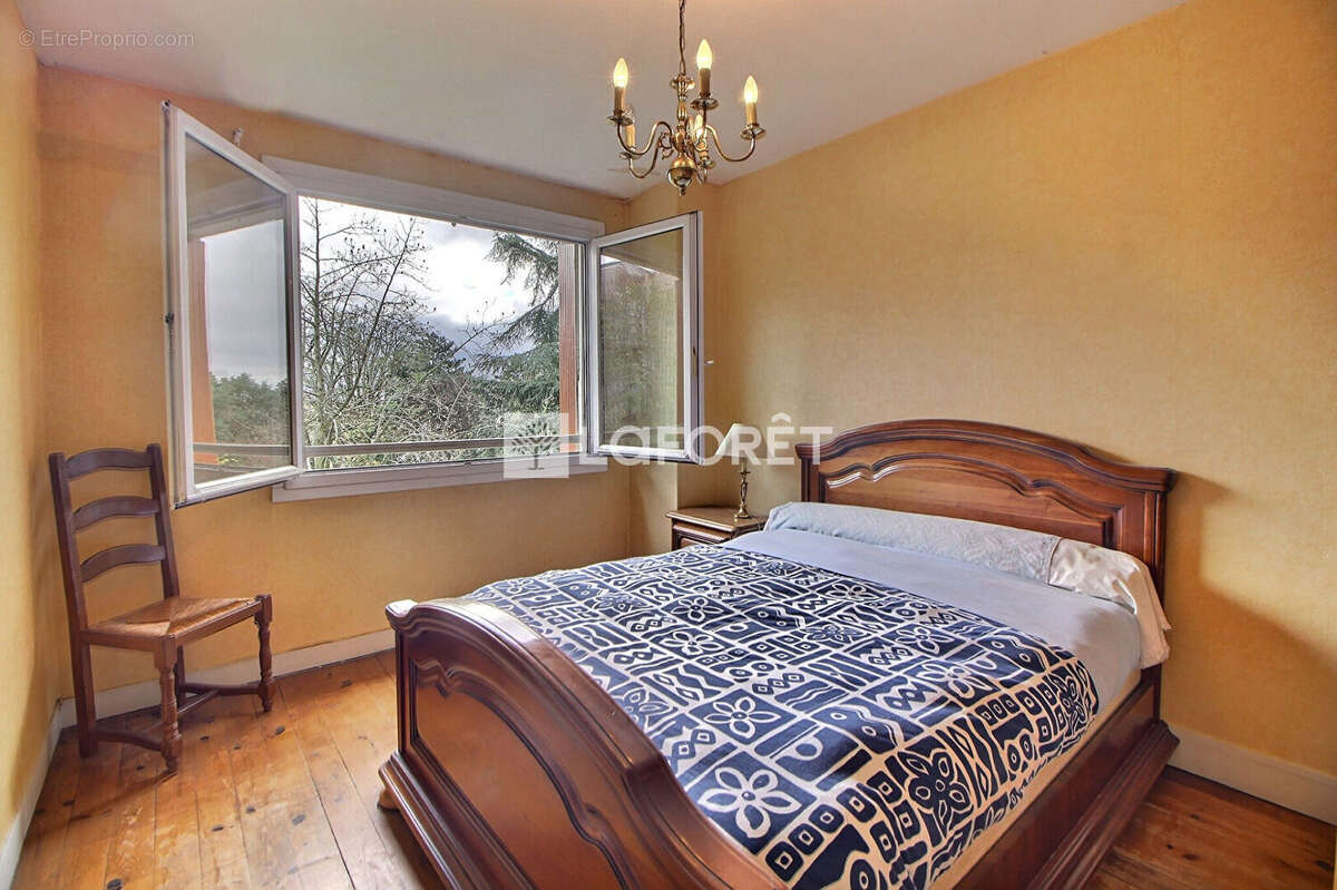 Appartement à SURESNES