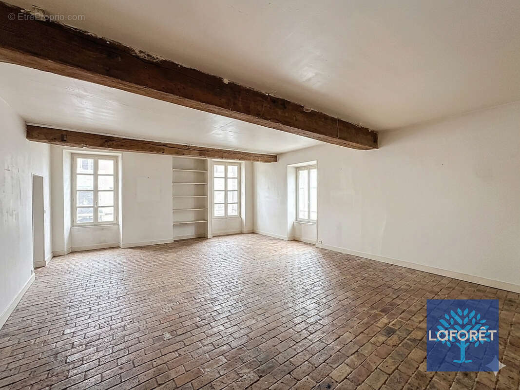 Appartement à CHILLY-MAZARIN