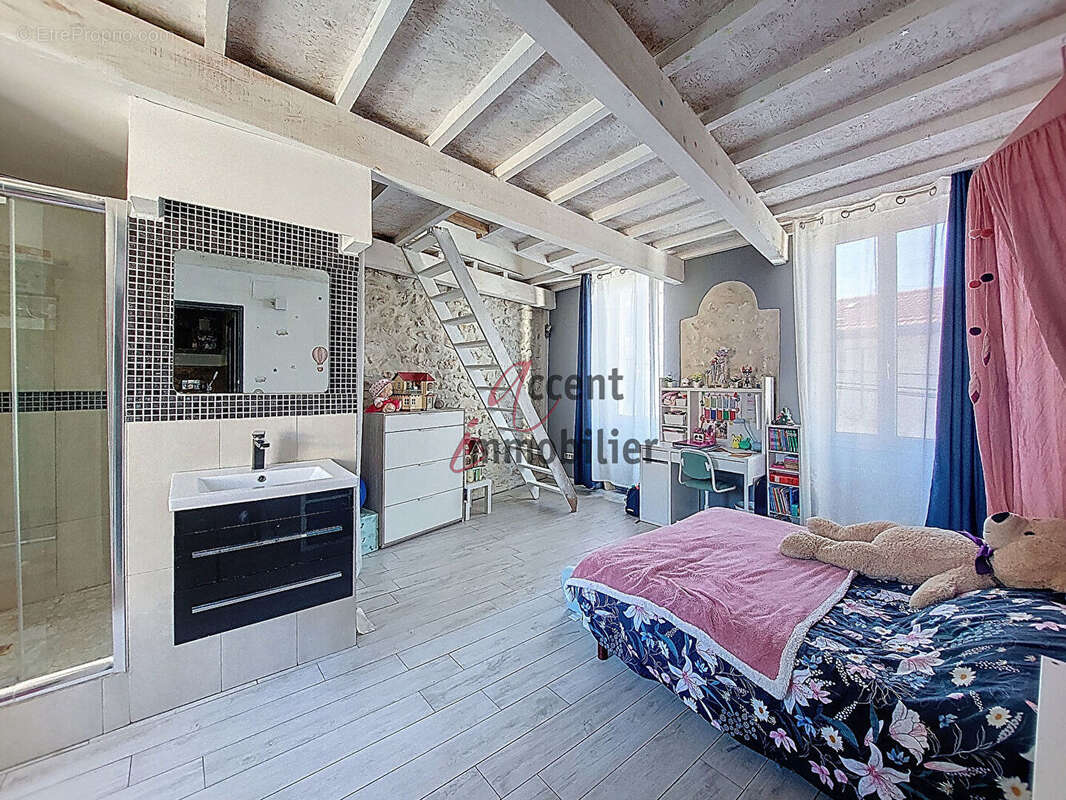 Maison à CHATEAURENARD