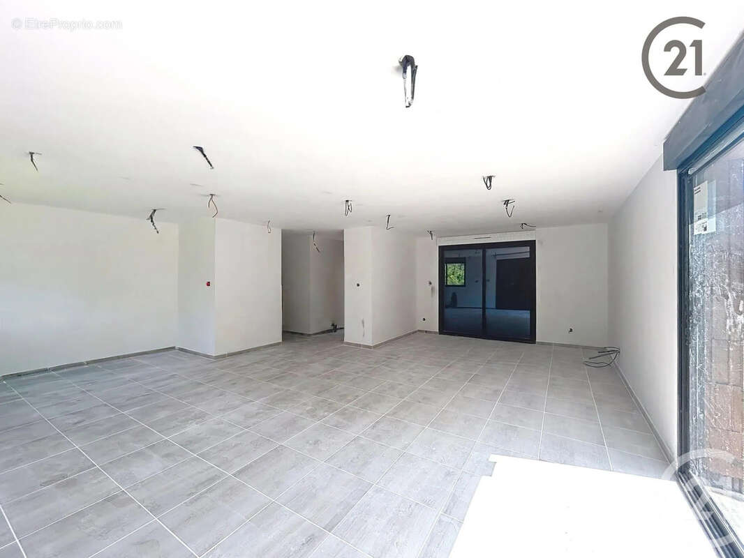 Maison à NEUFCHATEL-SUR-AISNE