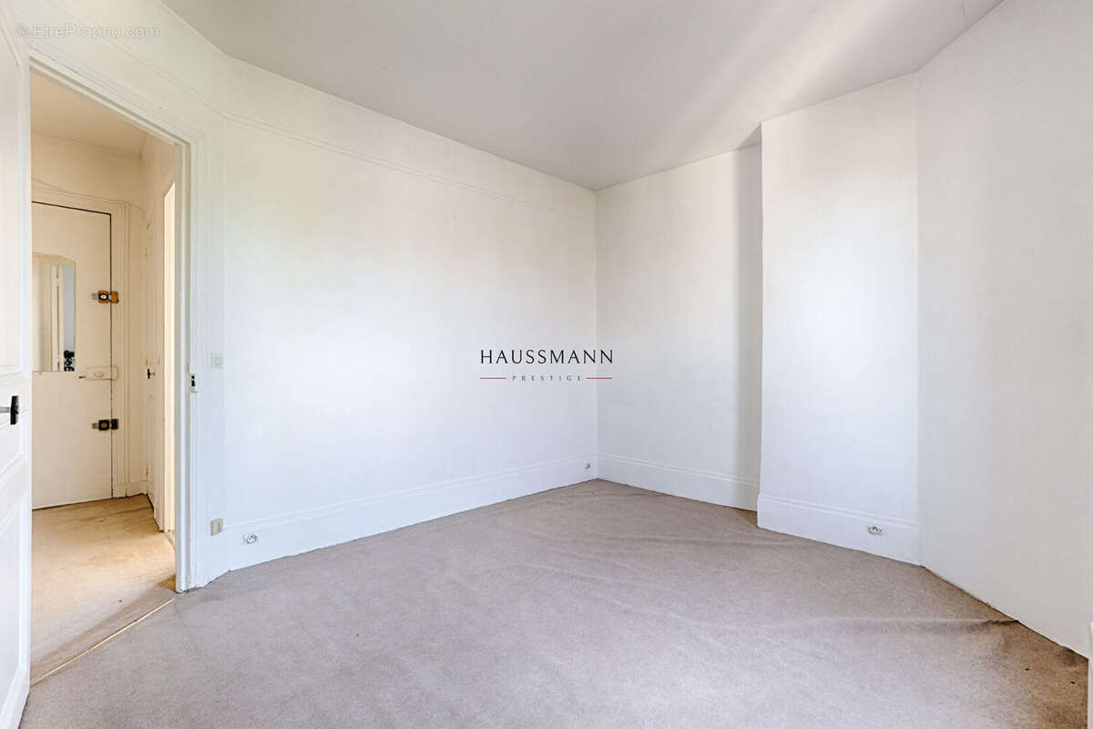 Appartement à NEUILLY-SUR-SEINE