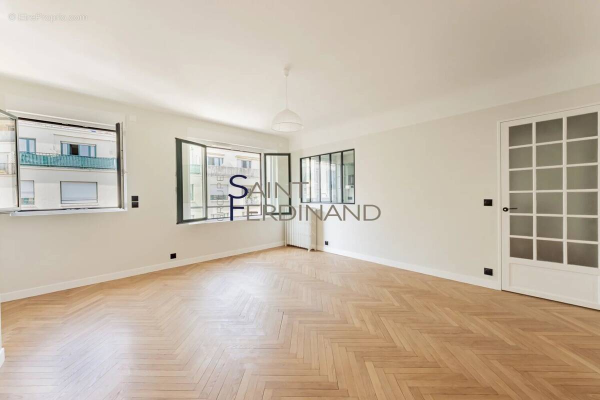Appartement à PARIS-7E
