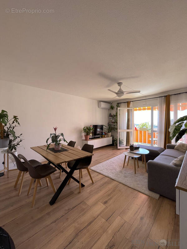 Appartement à SAINT-LAURENT-DU-VAR