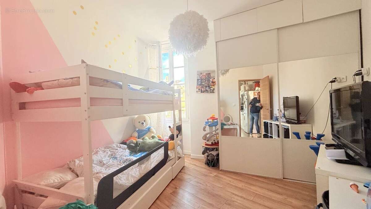 Appartement à POURRIERES