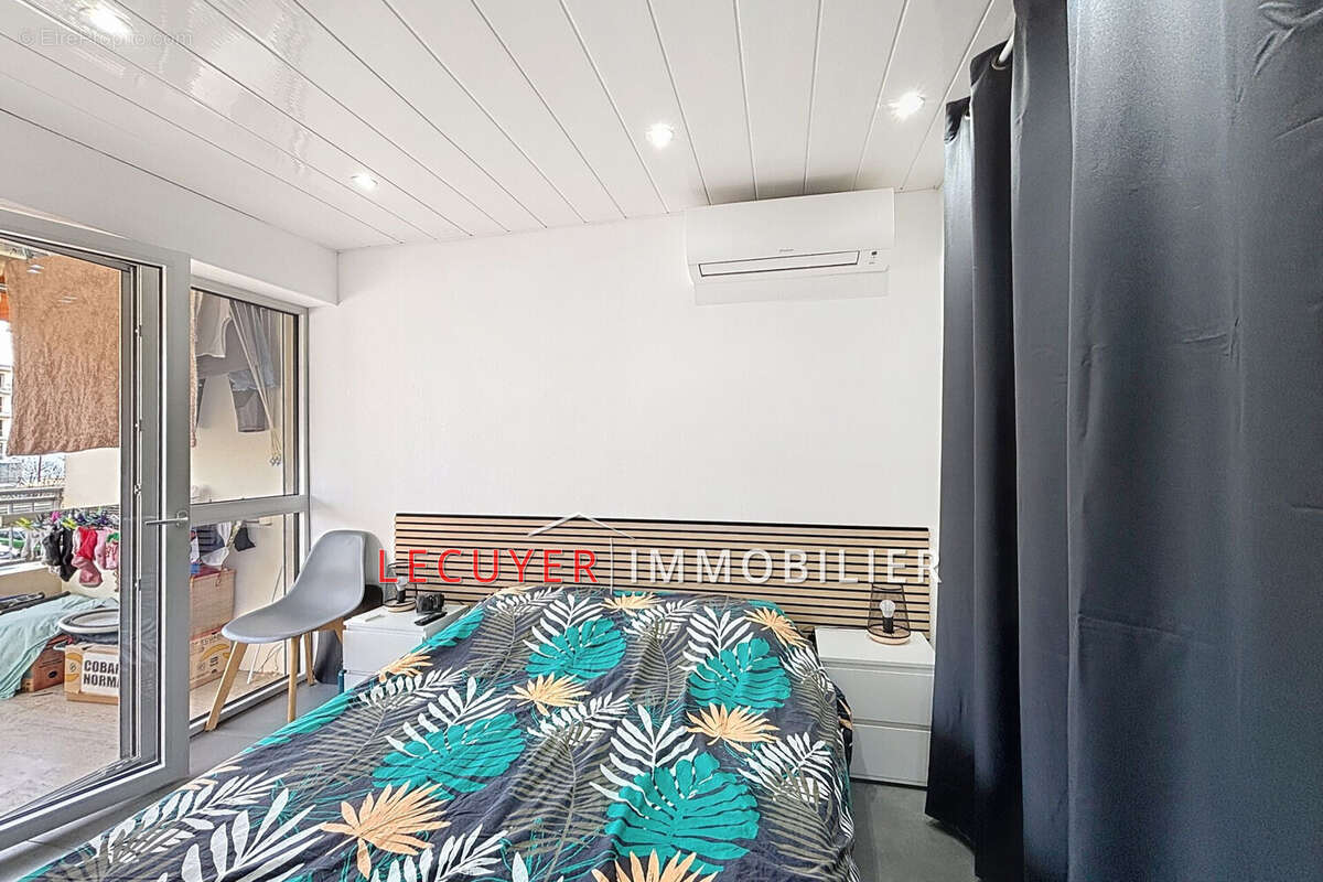 Appartement à VALLAURIS