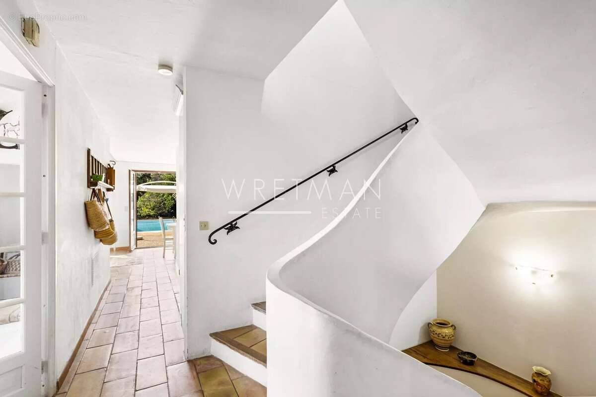 Maison à TOURRETTES-SUR-LOUP