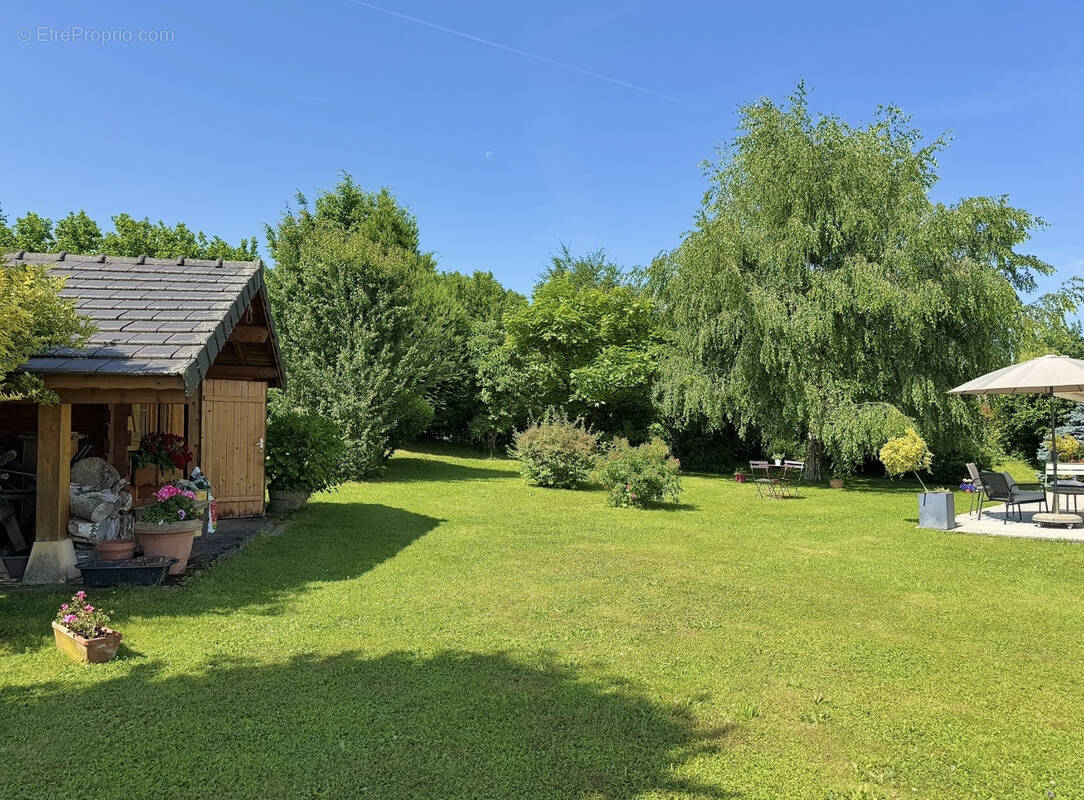 Maison à PERS-JUSSY