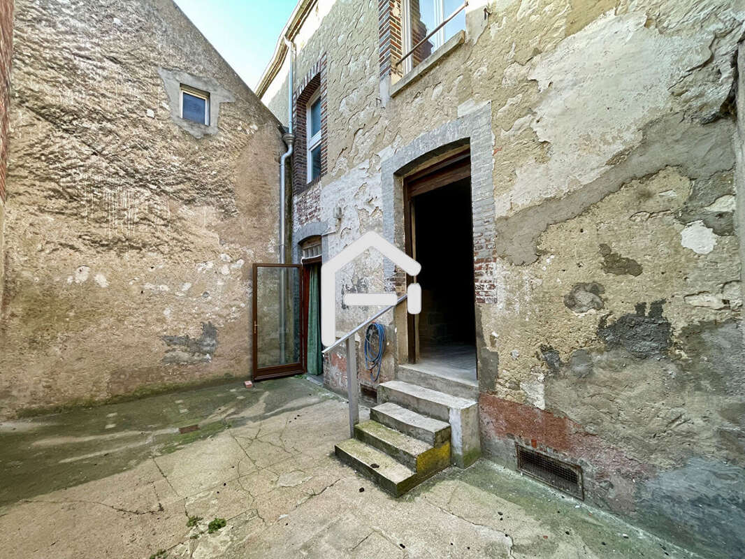 Maison à BRIENON-SUR-ARMANCON