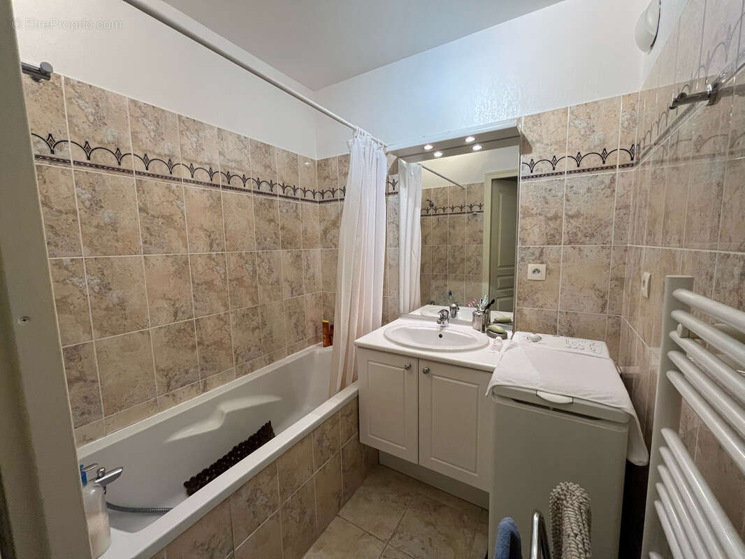 Appartement à SIX-FOURS-LES-PLAGES